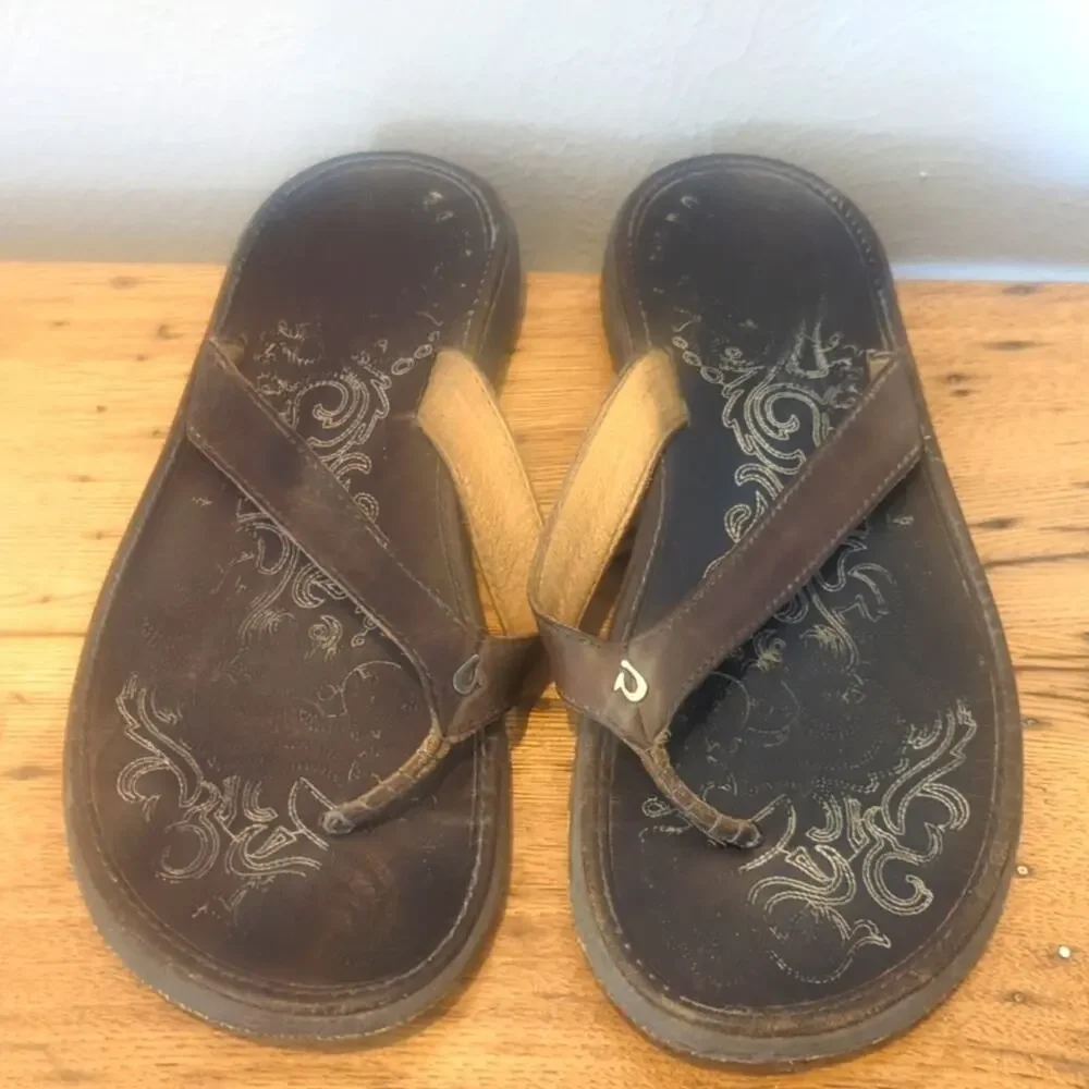 OluKai Hawaiian Inspired Brown Leather Sandals Women's Size 9
